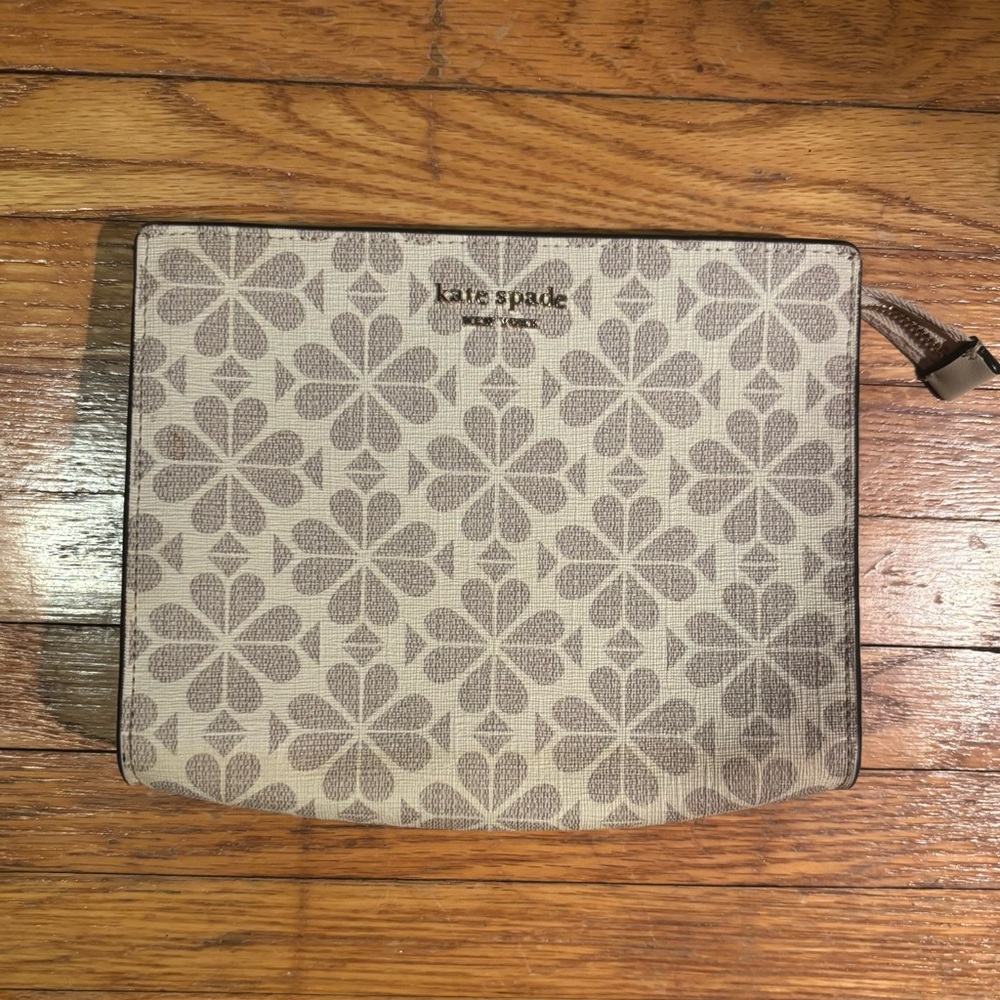 Kate Spade New York beige and grey floral print clutch